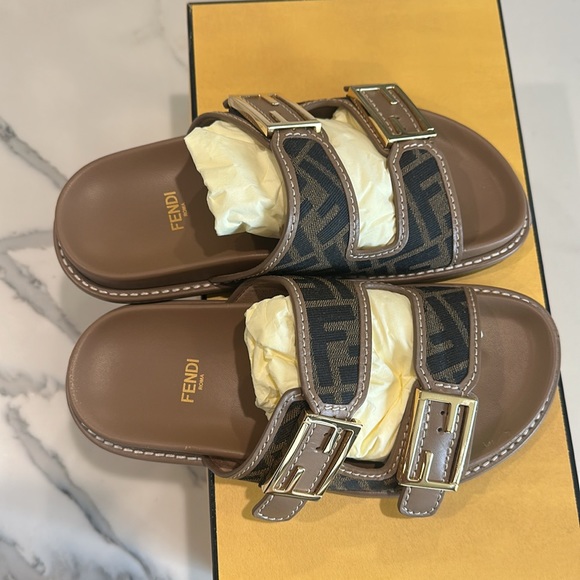 Fendi FF Logo Sandals - Picture 3 of 6